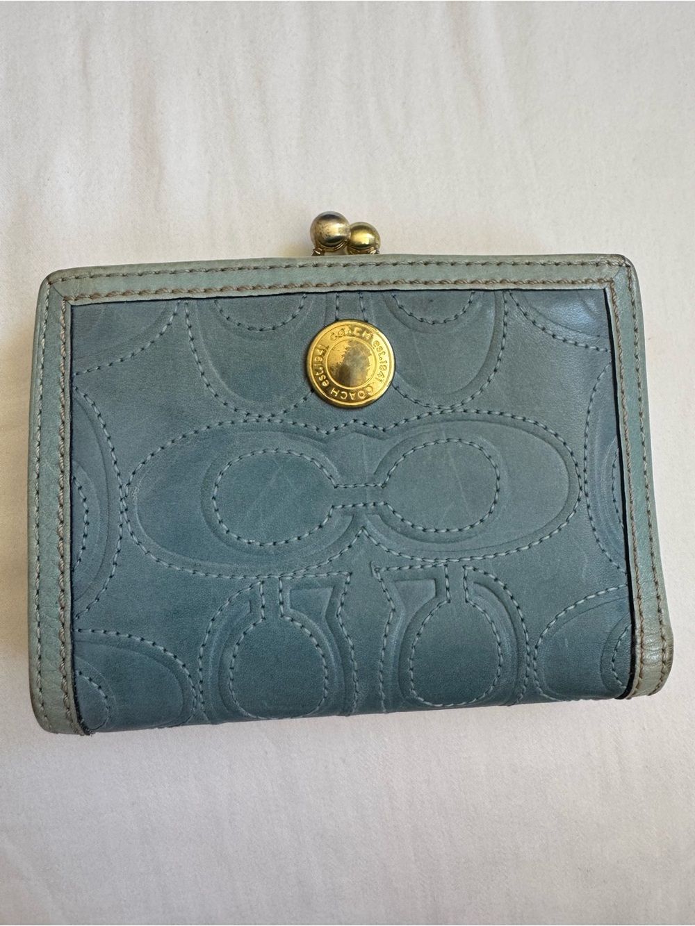 VTG Coach Baby Blue Classic Logo Leather Signature Embossed Kisslock Wallet